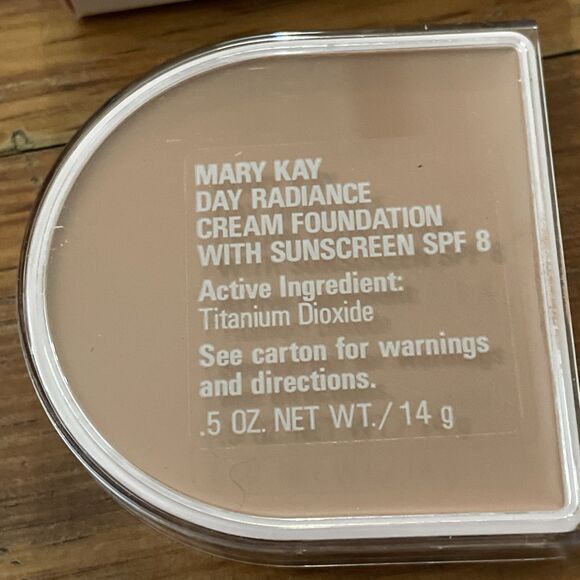 Mary Kay Day Radiance Cream Foundation Rose Beige 1501 SPF 8 NOS Retired - Picture 4 of 8
